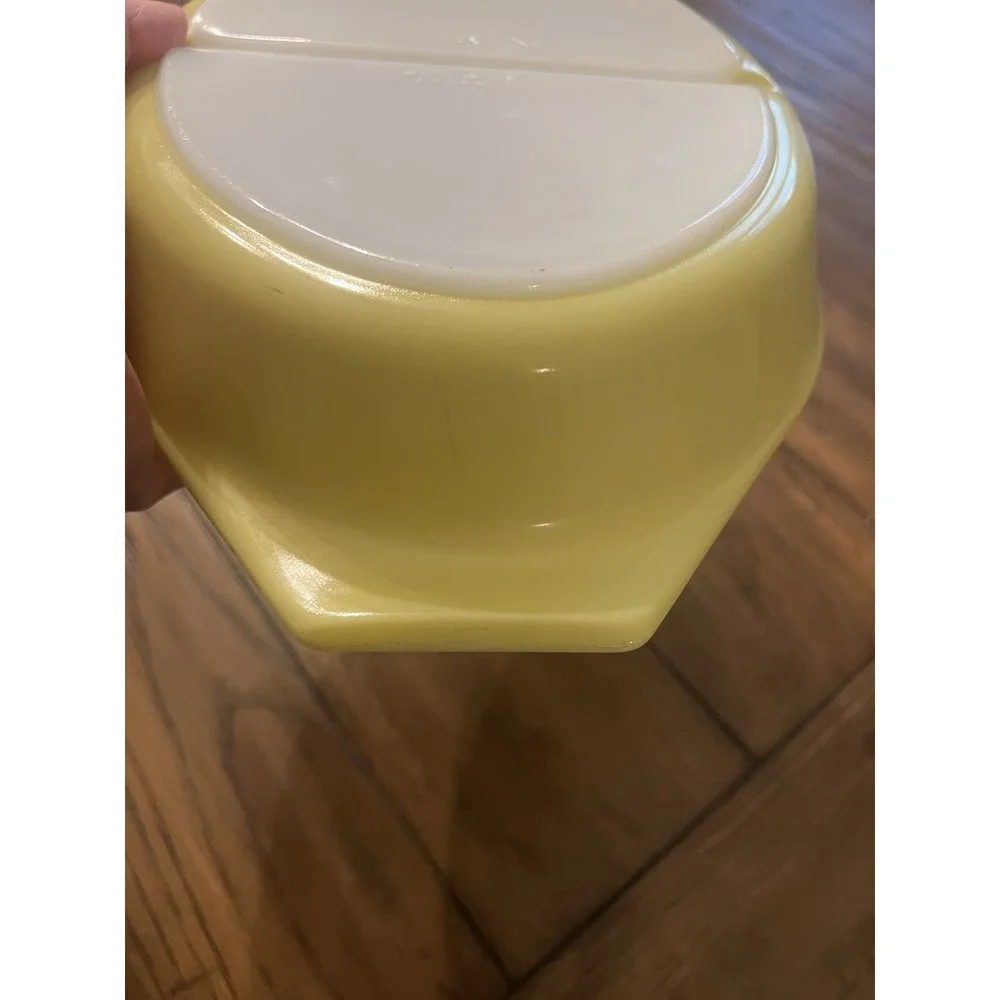 Vintage Pyrex 1 - 1/2 Qt. Divided Oval Dish, Yellow & White Ovenware made in USA